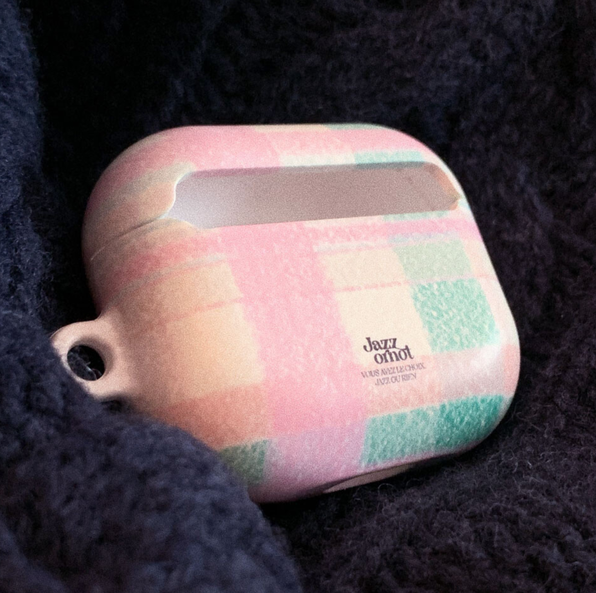 ｜JAZZ OR NOT｜ Rosevert Sweater Airpods Case