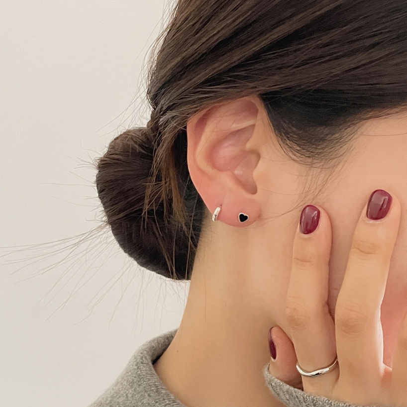 ｜SOYE PI-NE｜ Black Heart Silver Earrings