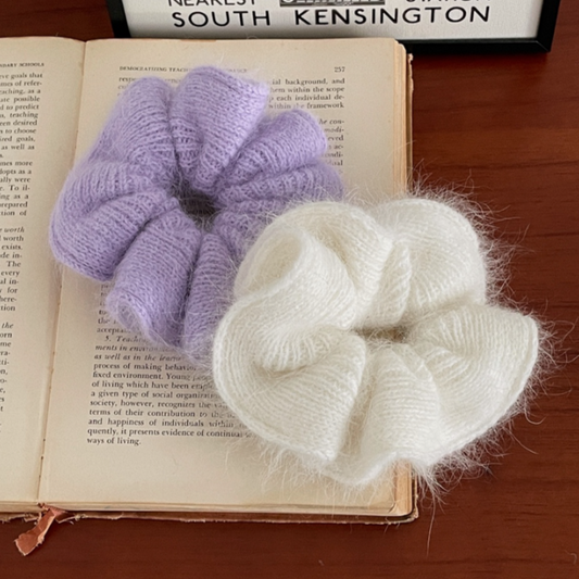 ｜SOYE PI-NE｜ Cream Angora Big Scrunchy