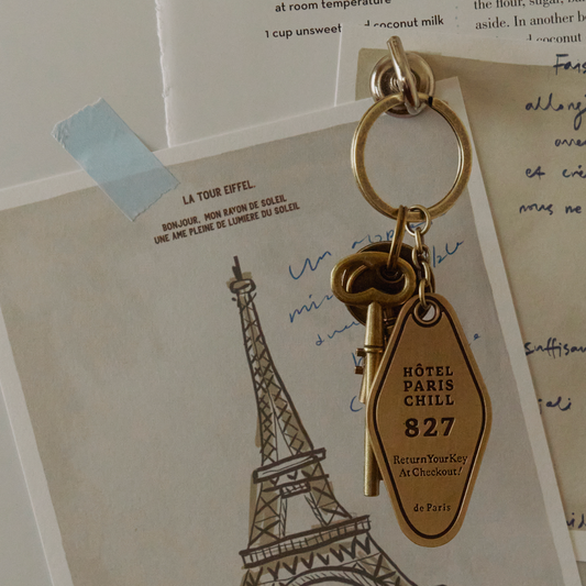 ｜HOTEL PARIS CHILL｜ 827 Hotel Room Keychain