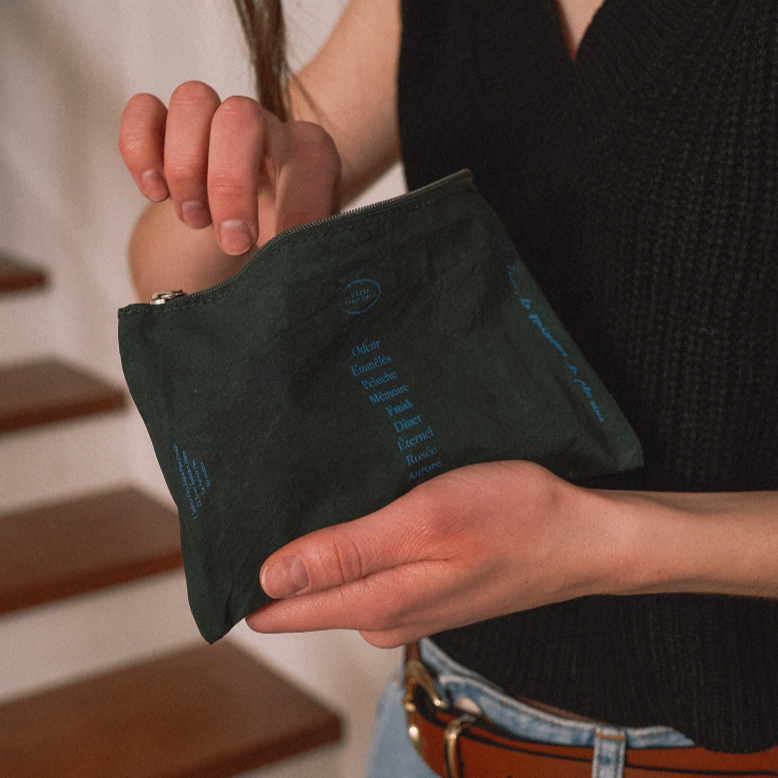 ｜HOTEL PARIS CHILL｜ Holiday Pouch (Black Leaf)