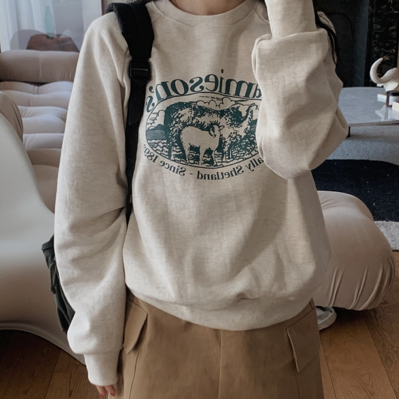 ｜SLOWAND｜ Lettering Raglan Sweatshirt