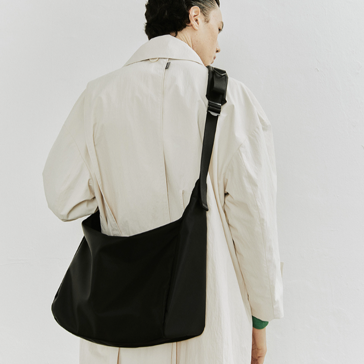 ｜hah｜ ARK BLACK MESSENGER BAG