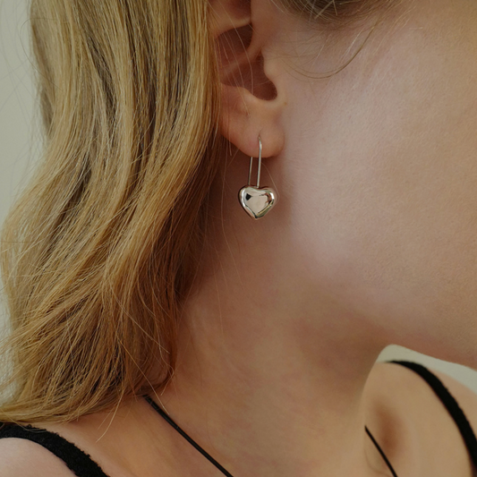 ｜fi,ore｜ Bold Heart Drop Earring