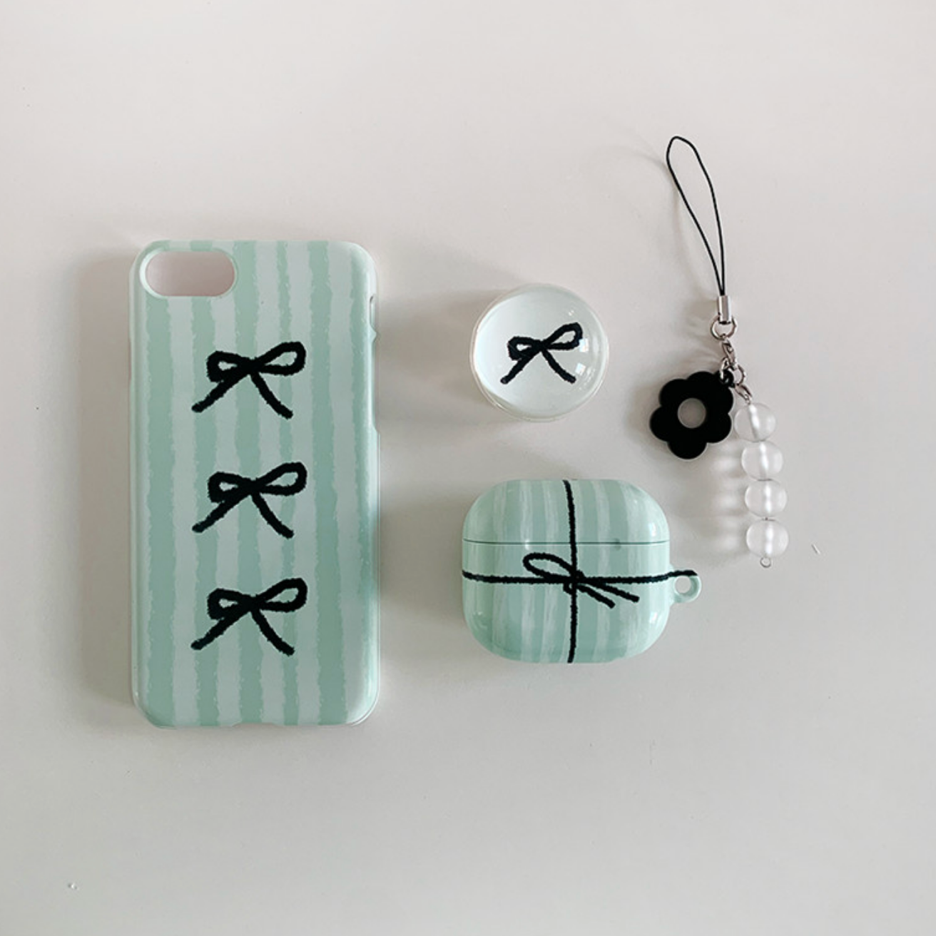 ｜Loumoi｜ Soft Mint Present Airpods Case