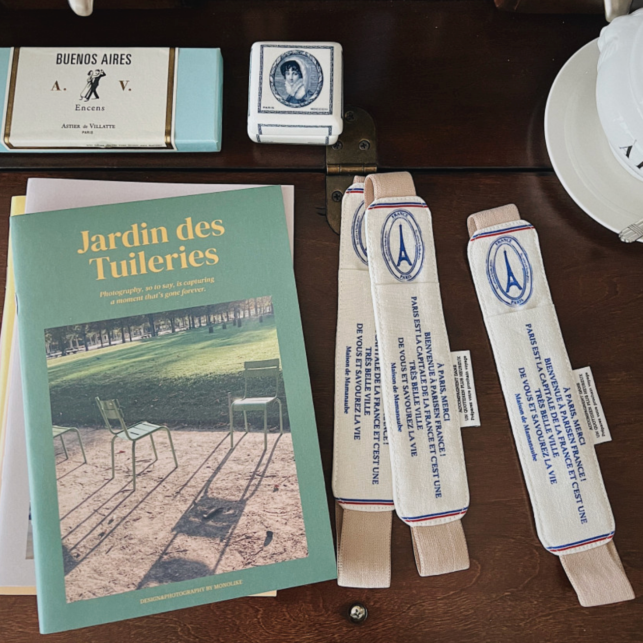 ｜MAMANAUBE｜ Eiffel Tower Lettering Bookmark