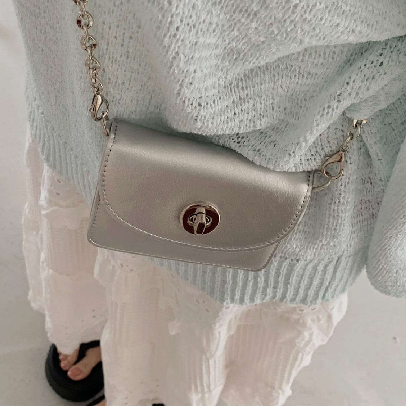 ｜VINVLE｜ Chain Mini Cross Bag