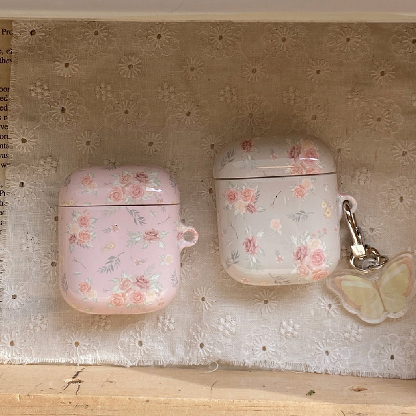 ｜Romantic Mood｜ Cottage Flower Glossy Airpods Case