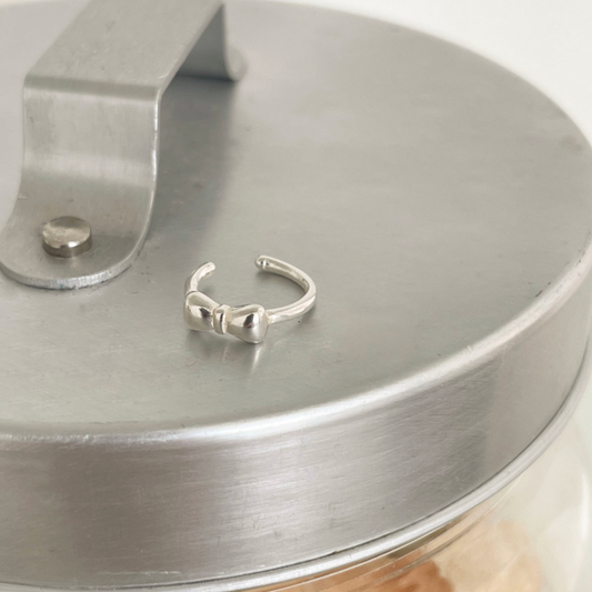 ｜DUNGEUREON｜ Ati Ribbon Earcuff