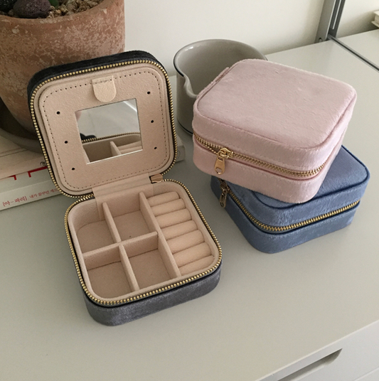 ｜moat｜ Velvet Jewelry Case