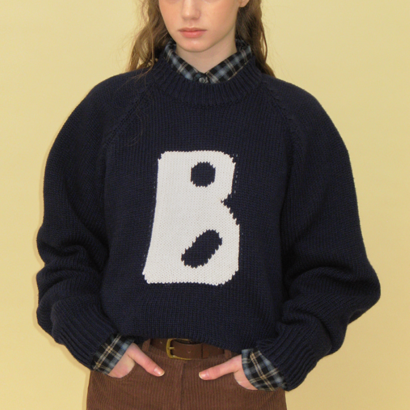 ｜SOMEWHERE BUTTER.｜ B Logo Cashmere Knit (Navy)