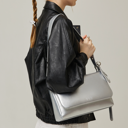 ｜VVV｜ Heart Mirror Padded Shoulder Cross Bag (Silver)