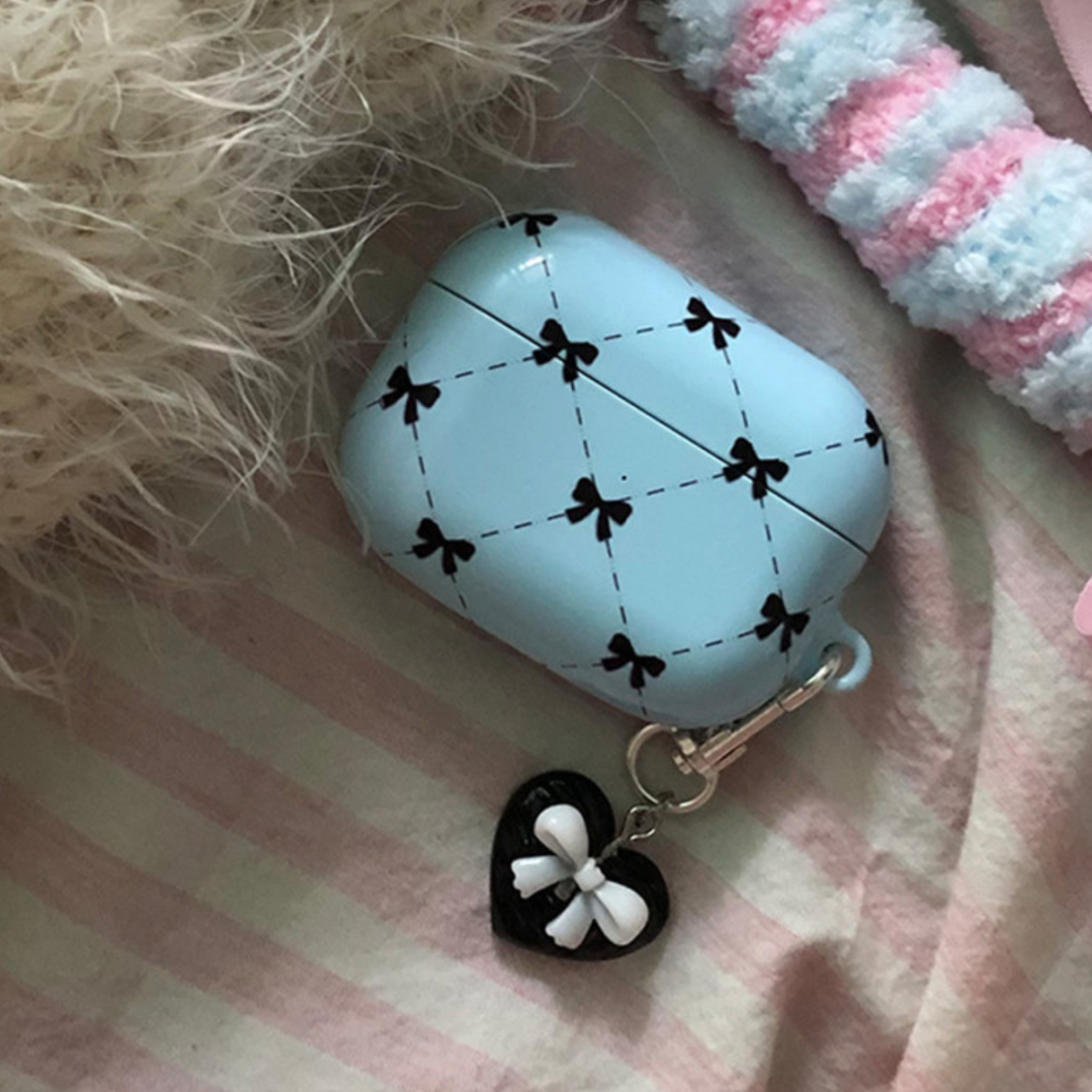 ｜WATERJEAN｜ Vintage Ribbon Airpods Case