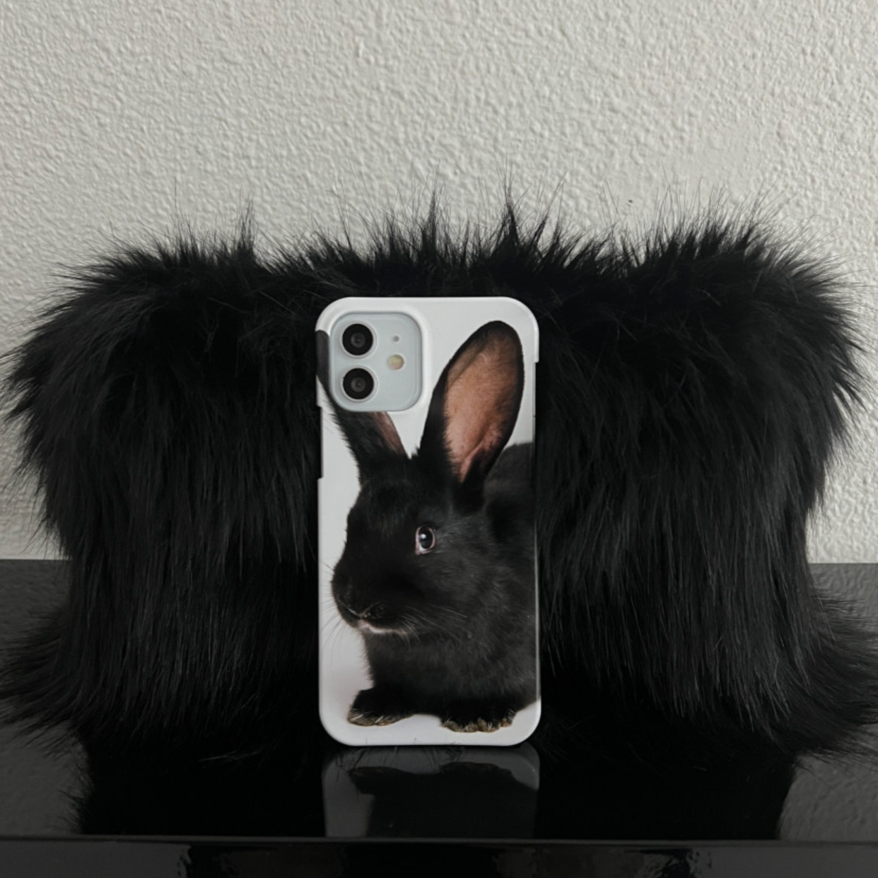 ｜monguroom｜ Black Rabbit Phone Case