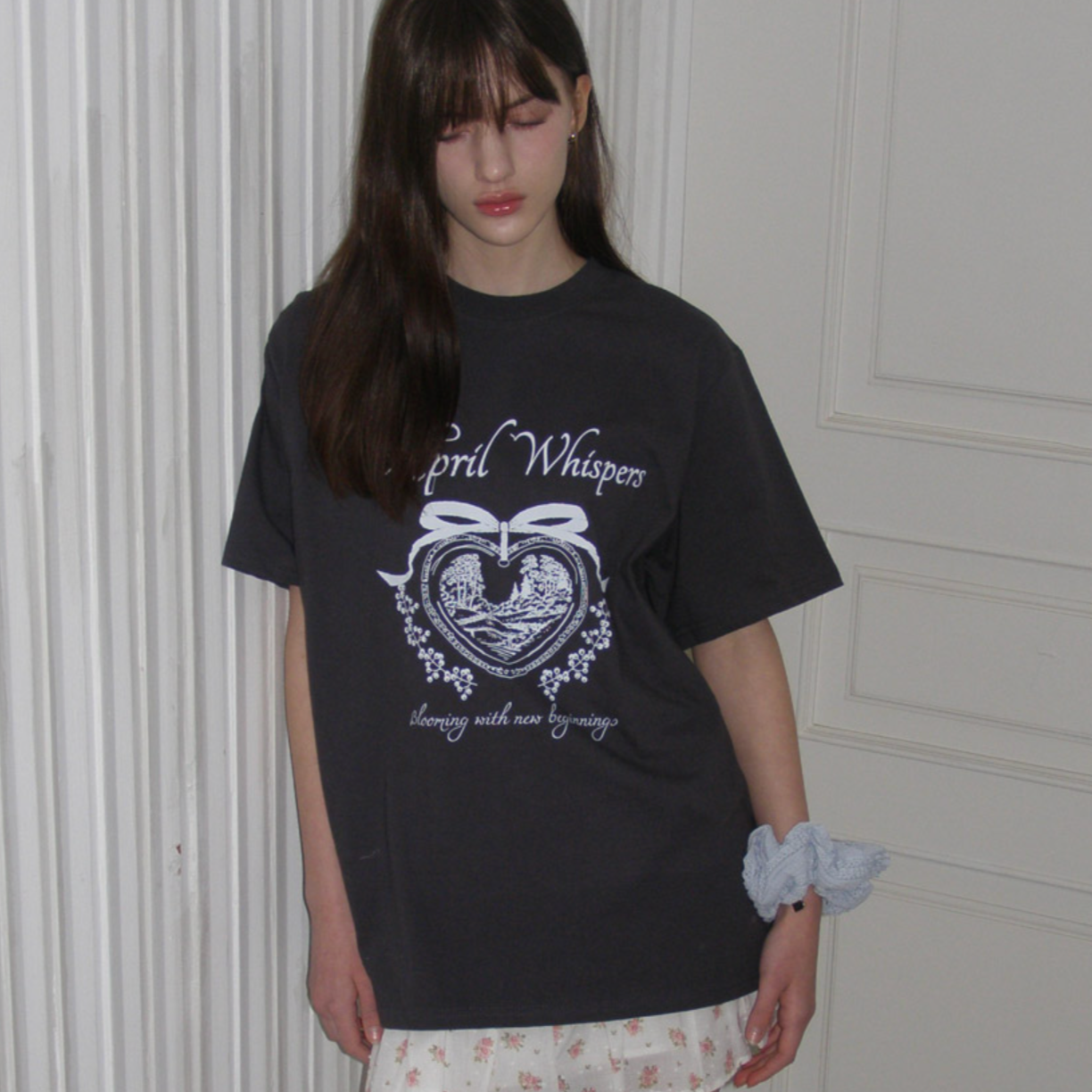 ｜Letter from Moon｜ April Whisper Oversized Fit Short Sleeve T-Shirt (Charcoal)