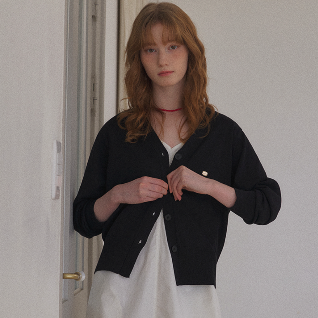 ｜LAFUDGE FOR WOMAN｜ Scotch V-neck Knit Cardigan (Black)