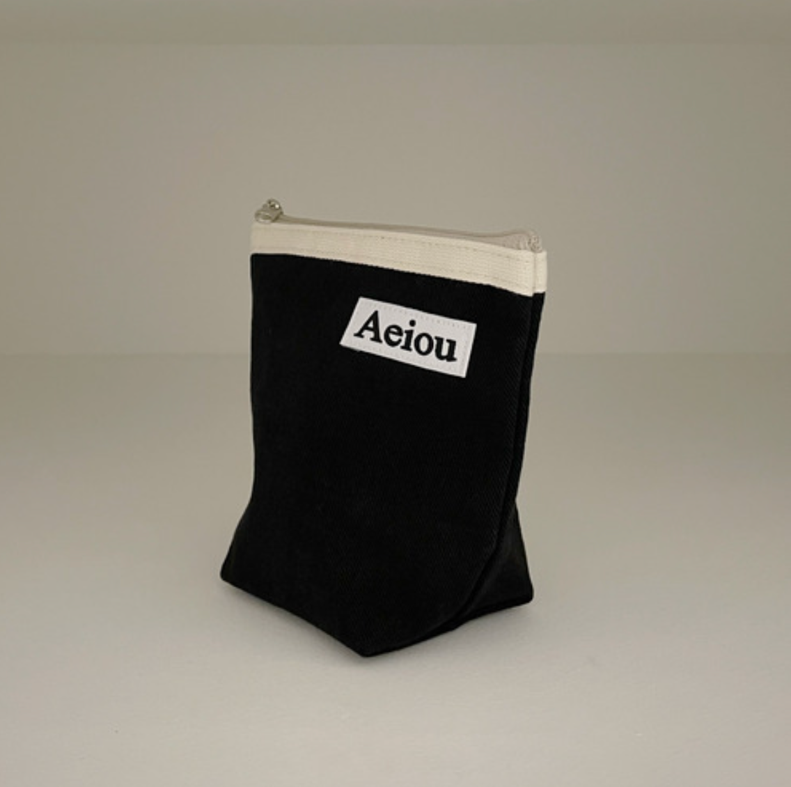 ｜aeiou｜ Aeiou Basic Pouch (M size) Classic Black