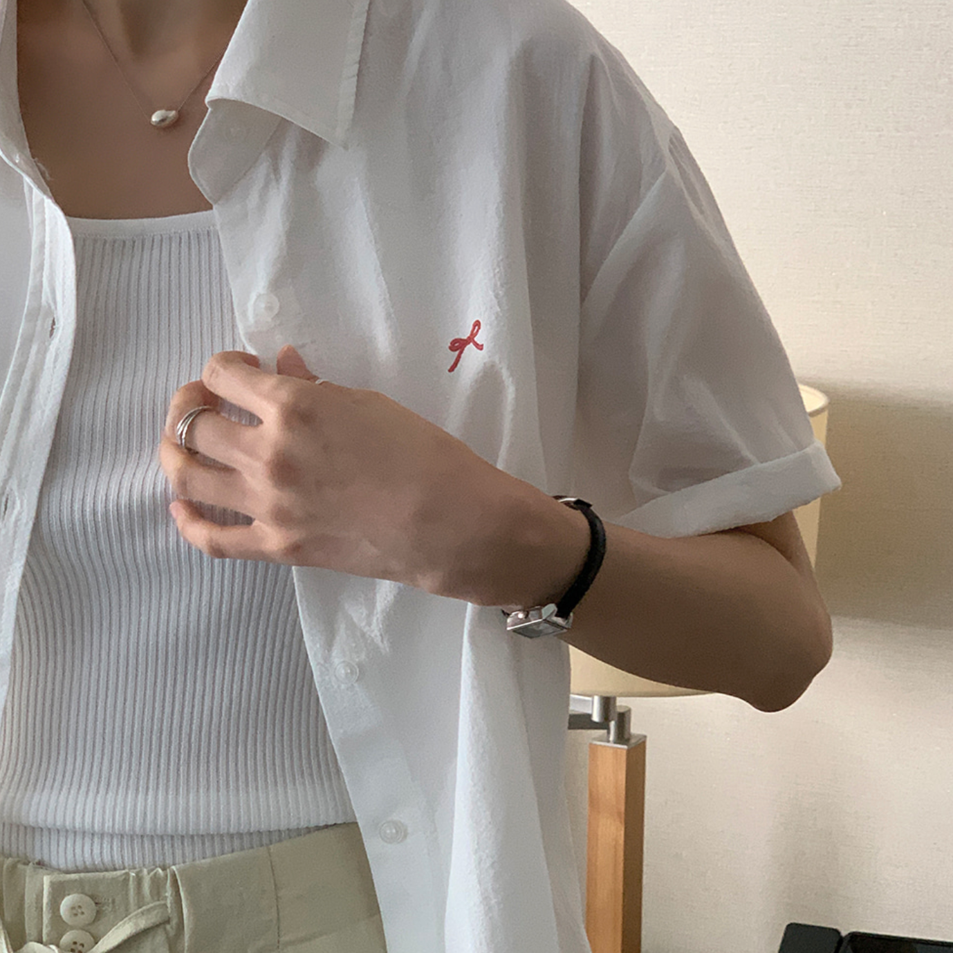 ｜FROM HEAD TO TOE｜ *Love From* Ribbon Roll-Up Embroidery Short-Sleeved Shirt