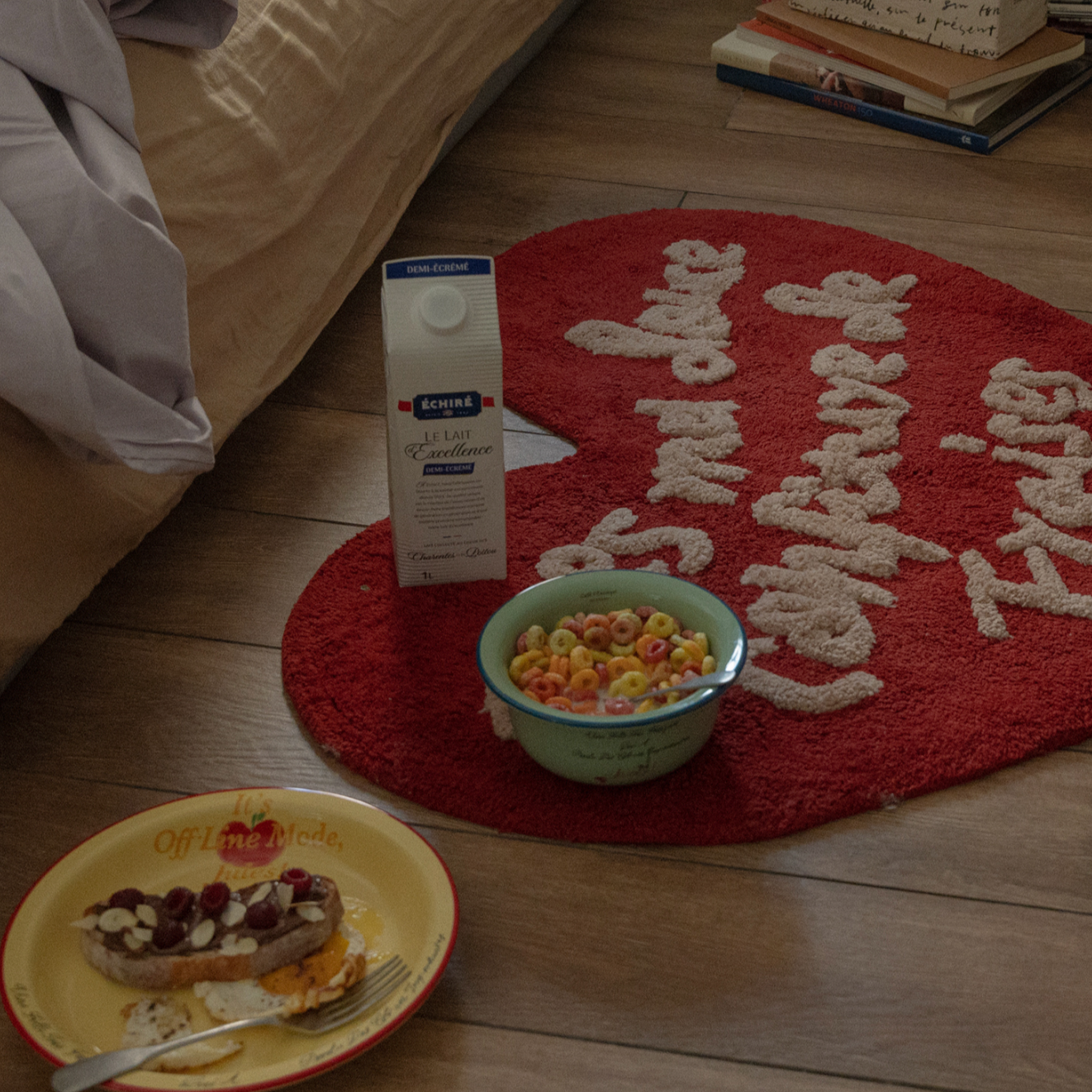 ｜HOTEL PARIS CHILL｜ Heart Shaped Rug (Chilli)