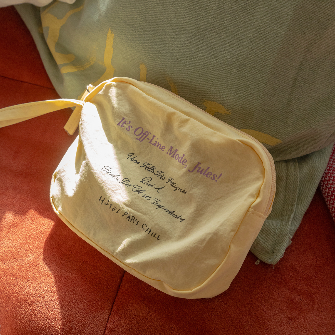 ｜HOTEL PARIS CHILL｜ Wander Pouch (Vanilla)