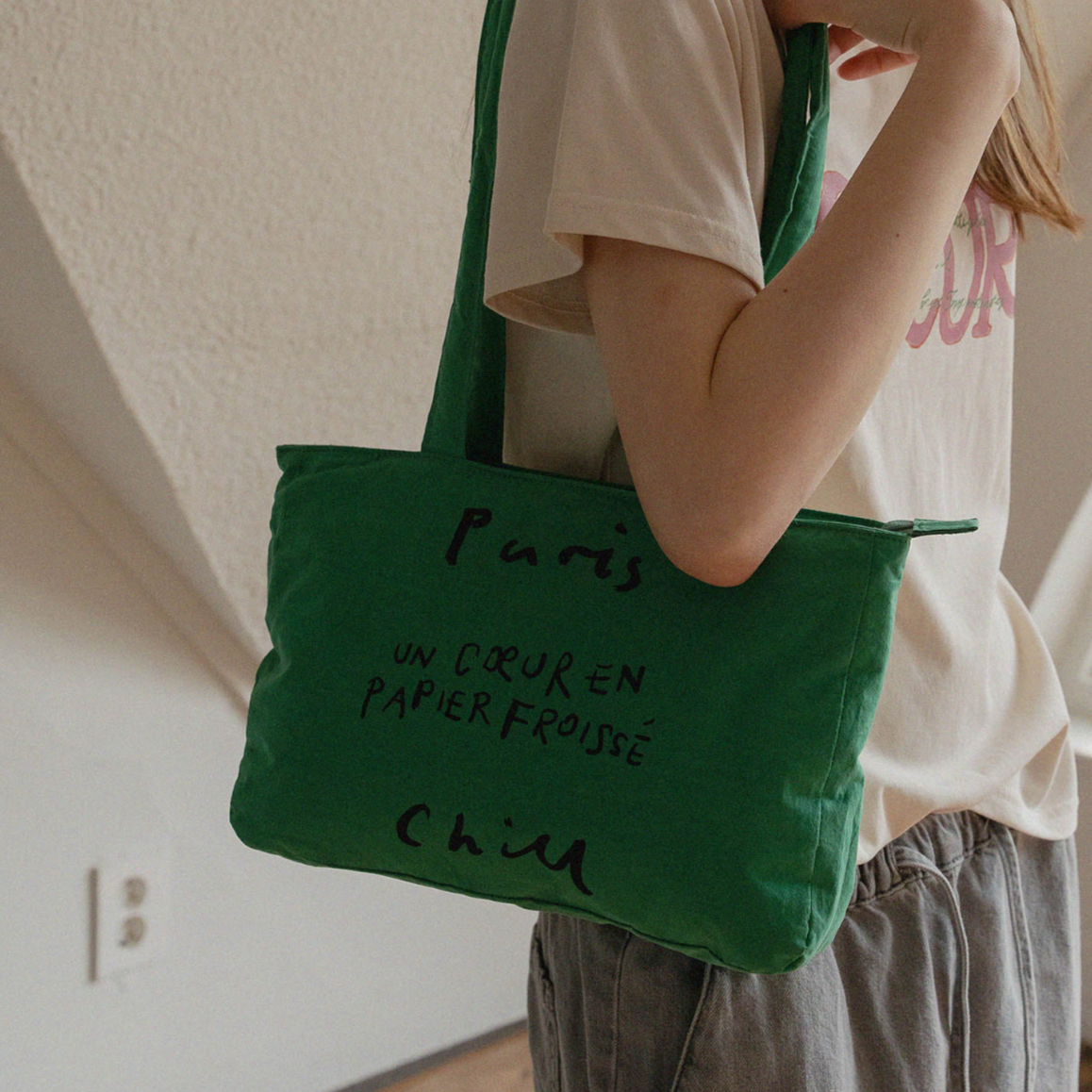 ｜HOTEL PARIS CHILL｜ Paper Heart Puffer Bag (Green)