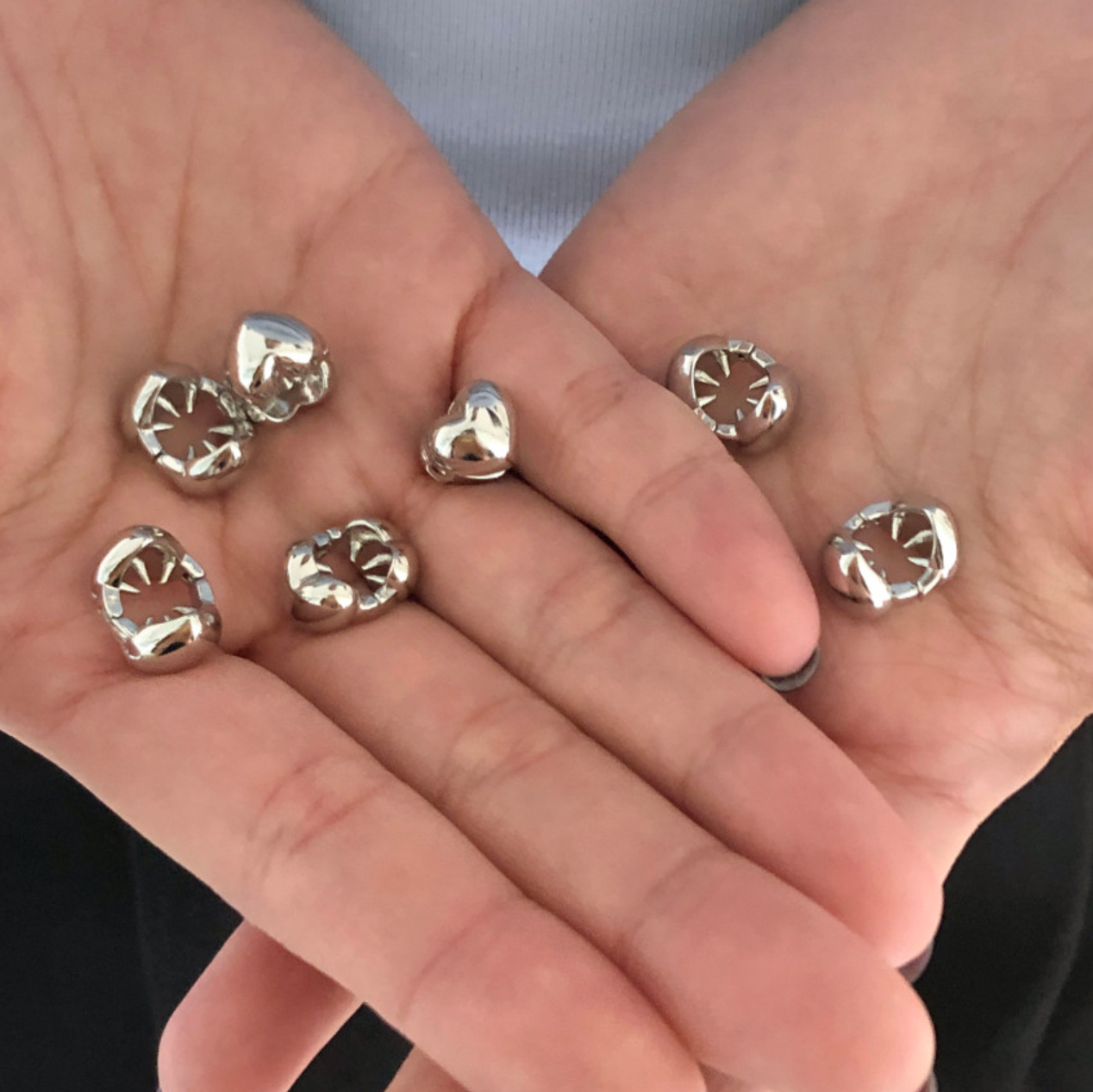 ｜DUNGEUREON｜ Likki Heart Pin (1ea)