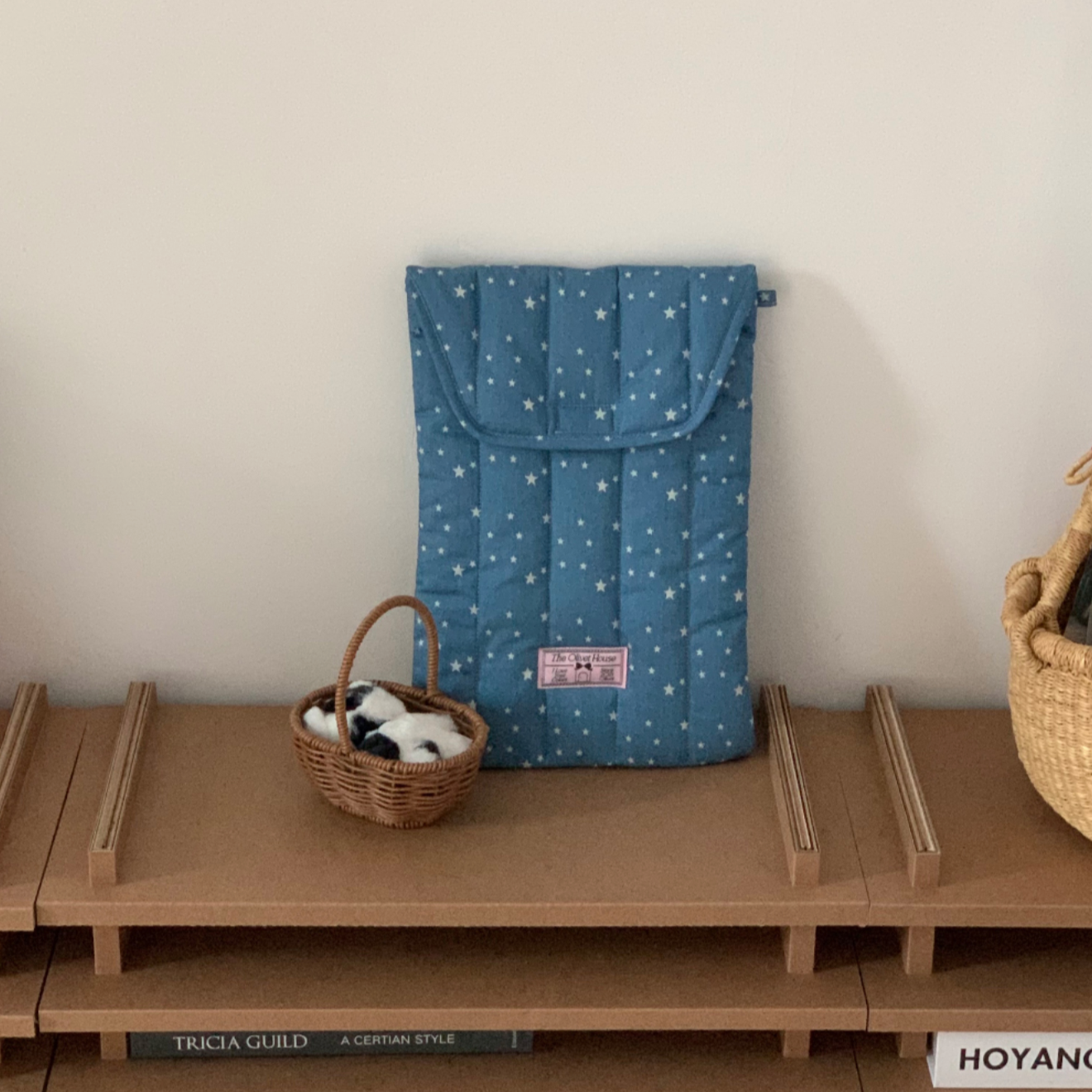 ｜OLIVET｜ The Olivet House Digital Pouch Star Denim