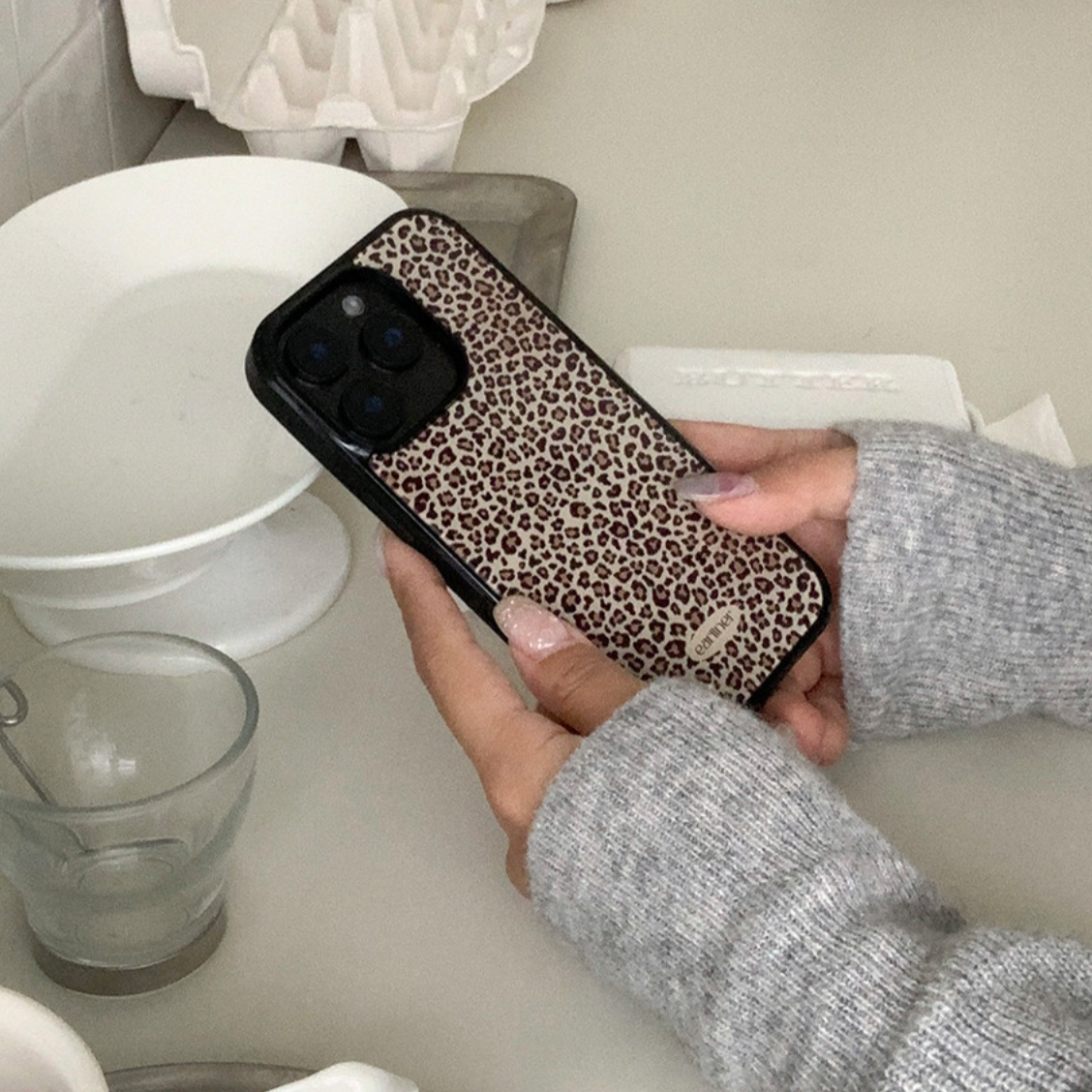 ｜earliner｜ Leopard Brown Heart Epoxy Bumper Iphone Case