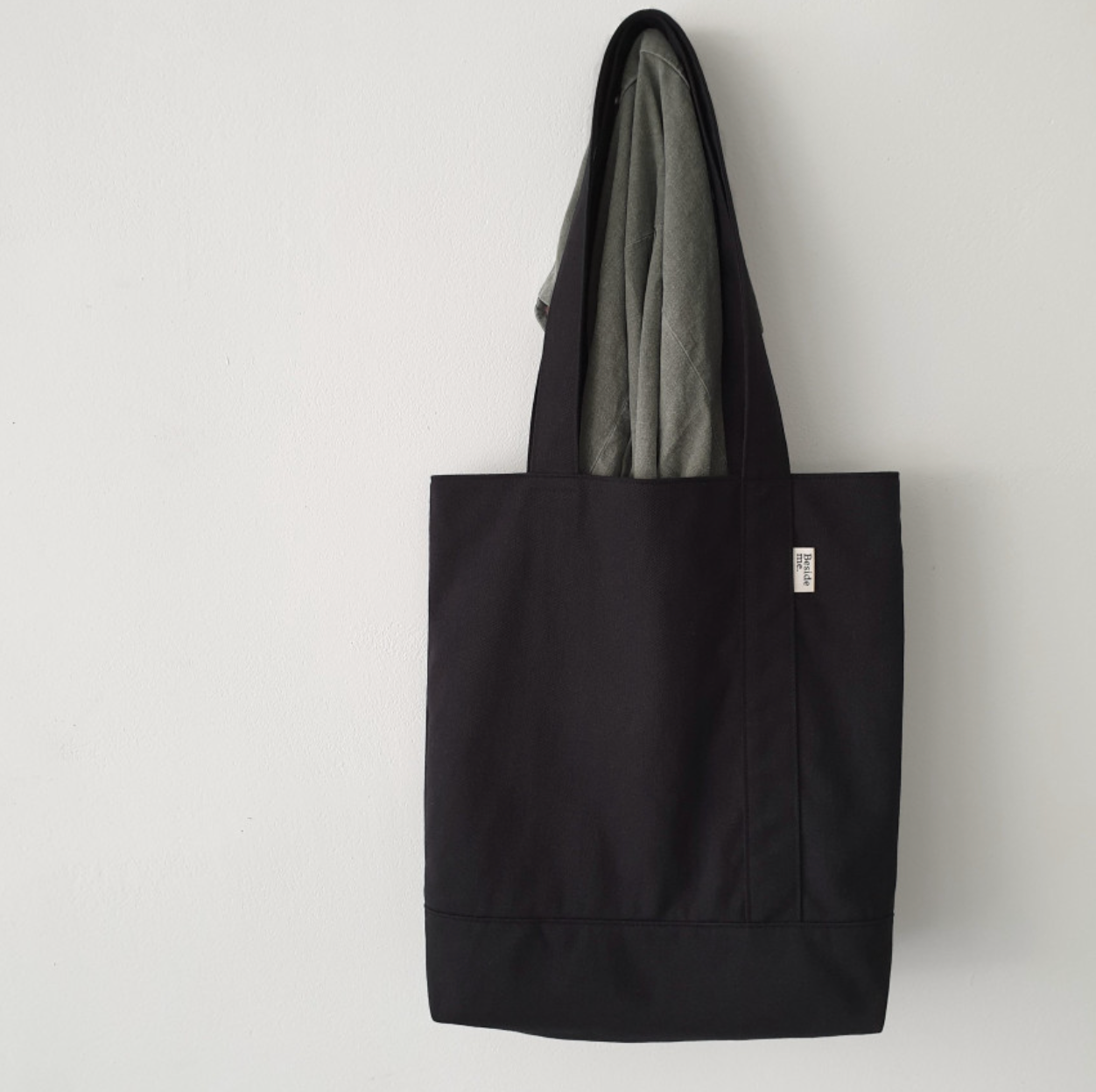 ｜Beside me.｜ Twill Simple Line Bag (Black)
