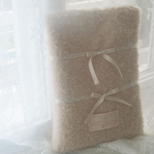 ｜COZING｜ Fur Ribbon Notebook Pouch Beige