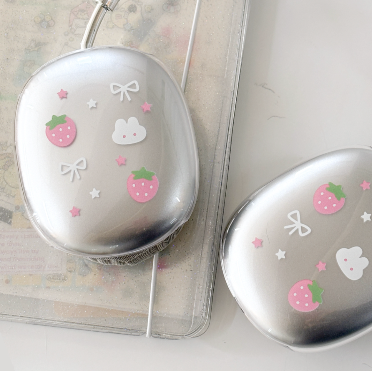 ｜monani studio｜ Strawberry Rabbit Ribbon Airpods Max Case