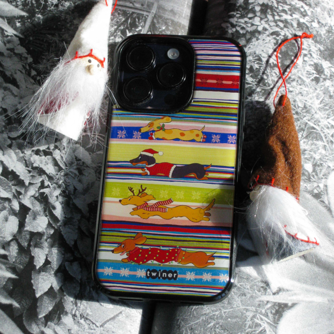 ｜twiner｜ Winter Edition Dachshund Phone Case