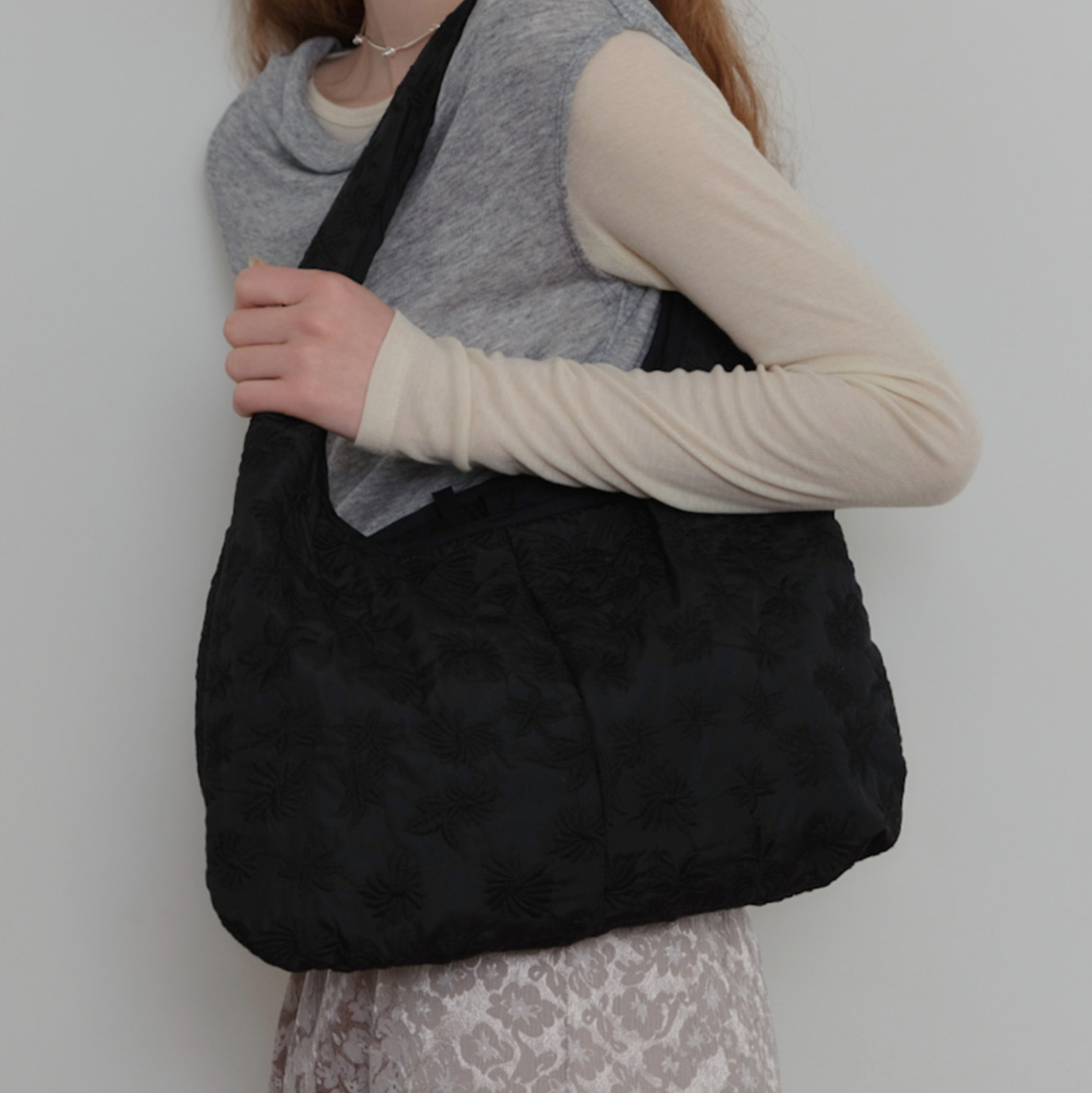 ｜POEV｜ Broderie Padded Day Bag Black
