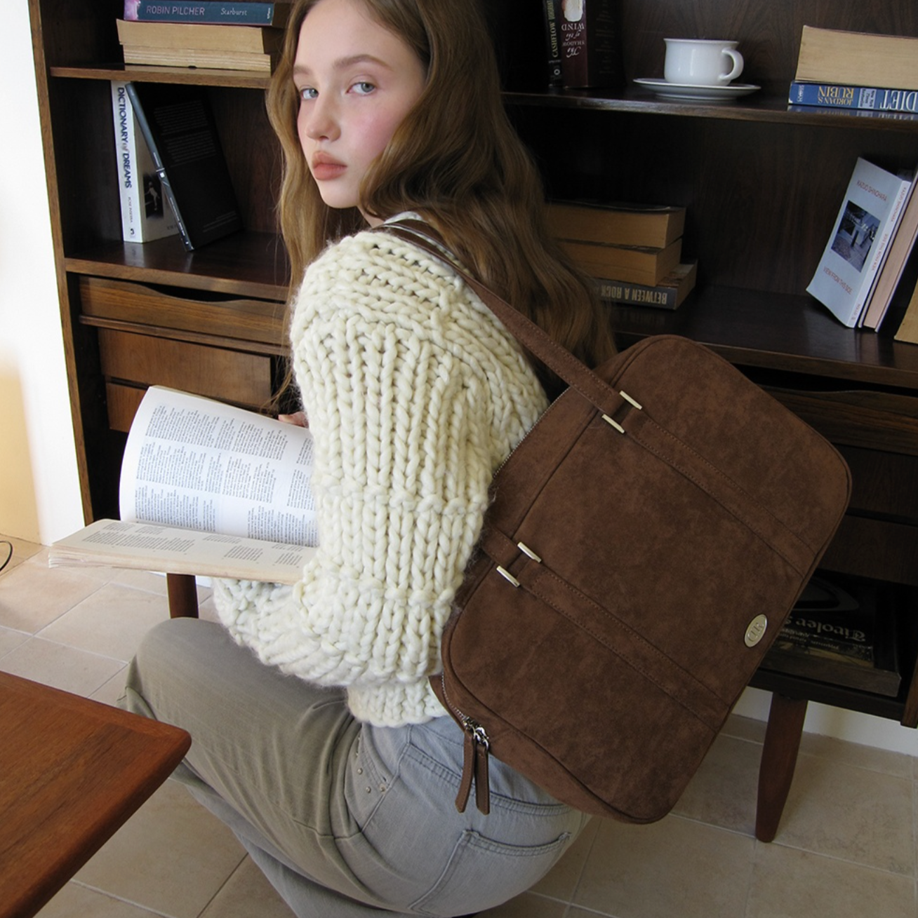 ｜DUMARO｜ Journey Big Shoulder Bag / Suede Brown