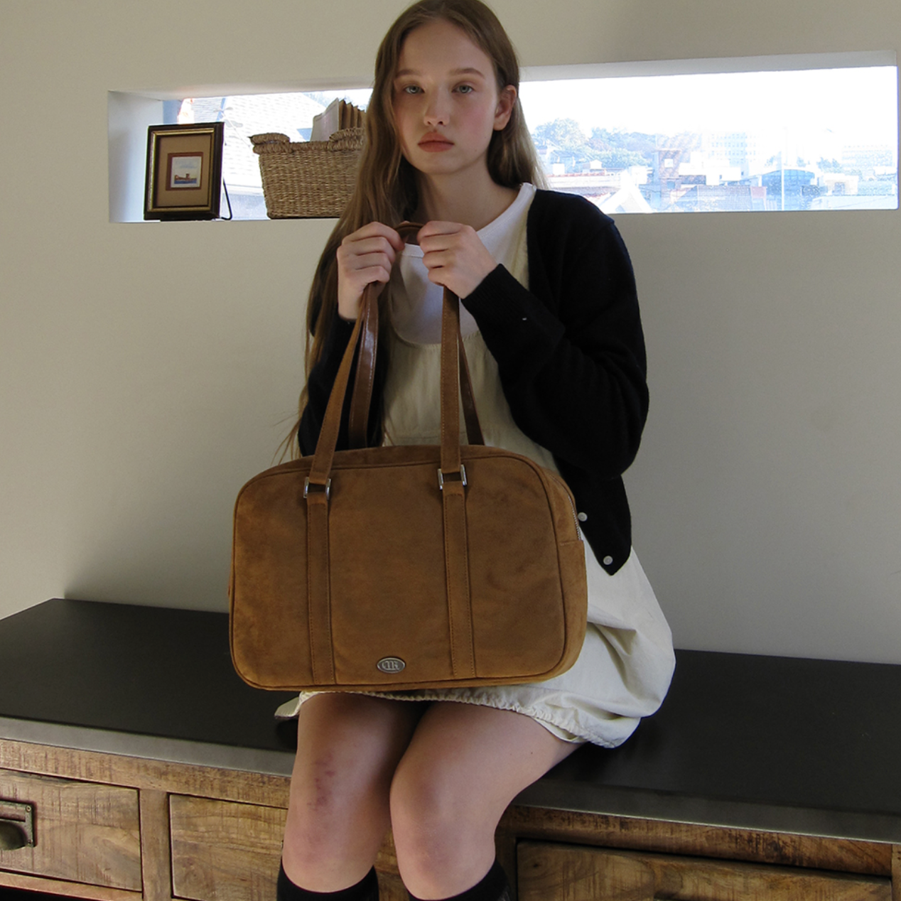 ｜DUMARO｜ Journey Big Shoulder Bag / Suede Camel