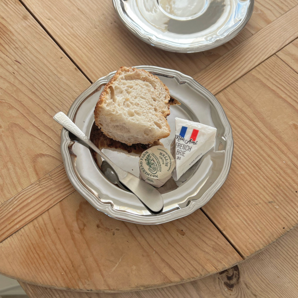 ｜Bracket Table｜ Metal Scalloped Plate 16.8cm