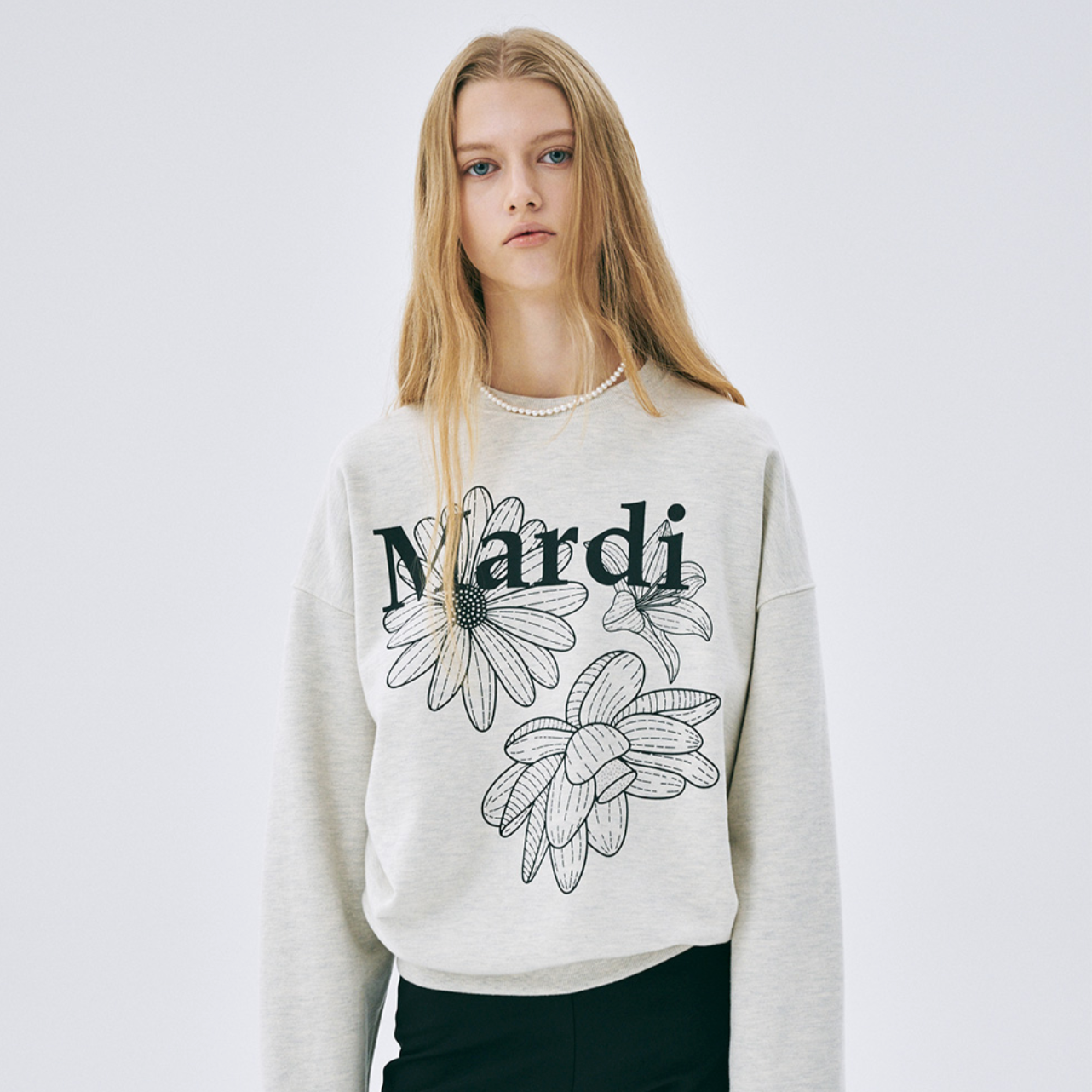 ｜MARDI MERCREDI｜ SWEATSHIRT TRIPLE FLOWER OATMEAL BLACK