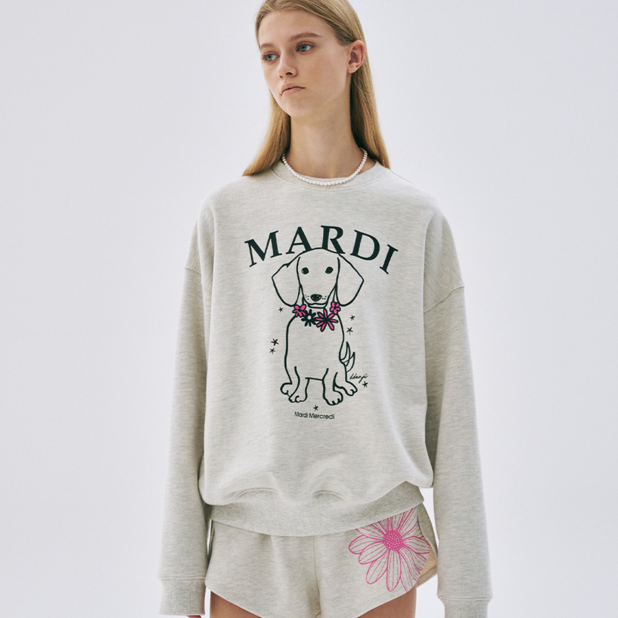 ｜MARDI MERCREDI｜ SWEATSHIRT SWING THE TAIL DDANJI FLOWER NECKLACE OATMEAL PINK