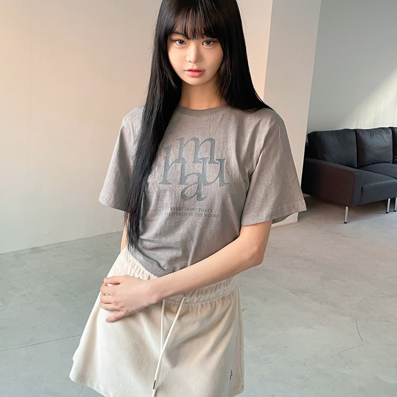 ｜muahmuah｜ Pigment Cropped Short-sleeved Shirt (Grey)