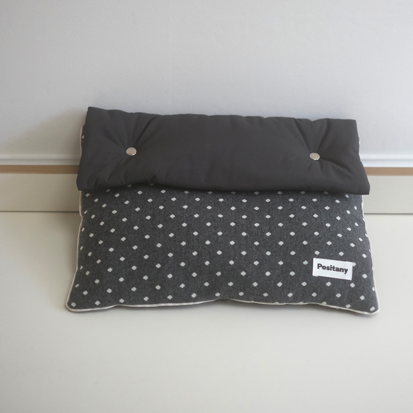 ｜Positany｜ Button Pouch (Grey Dot)