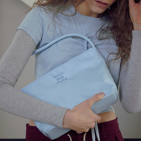 ｜mucu and ebony｜ Near Flat Bag Light Blue