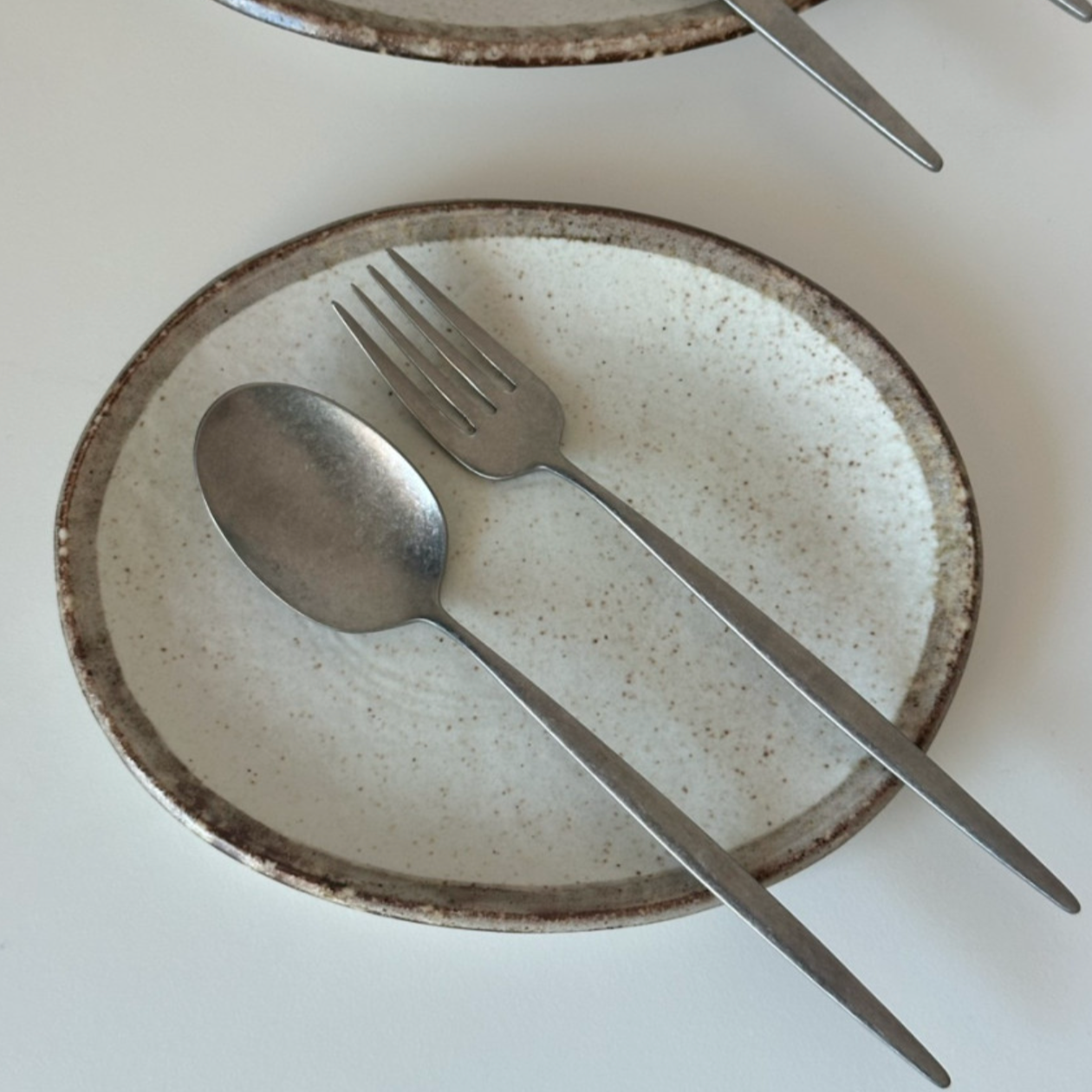 ｜sosoyoolee｜ Brown Flat Plate 17.5 cm / 21.5 cm