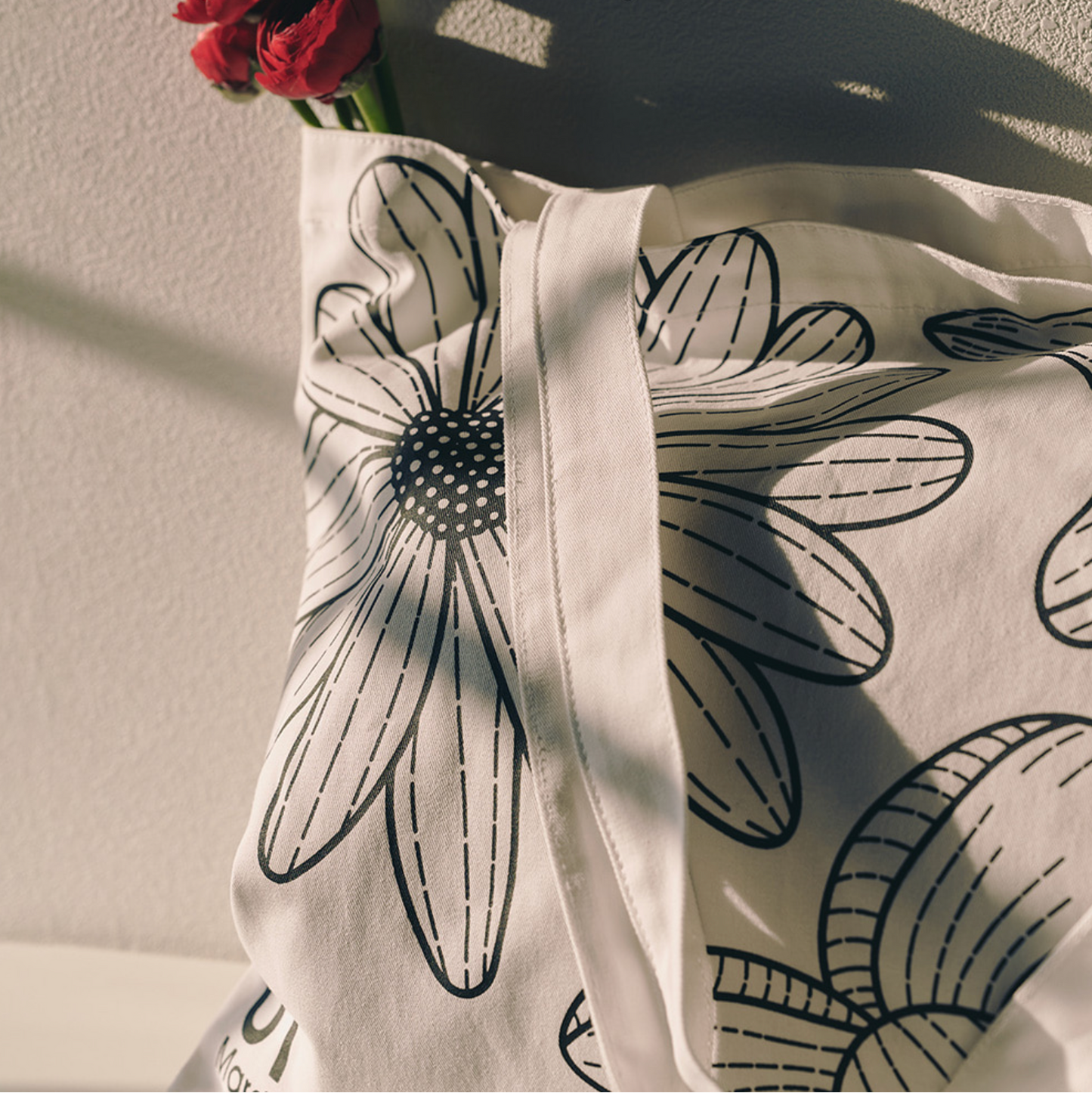 ｜MARDI MERCREDI｜ CANVAS BAG TRIPLE FLOWER WHITE BLACK