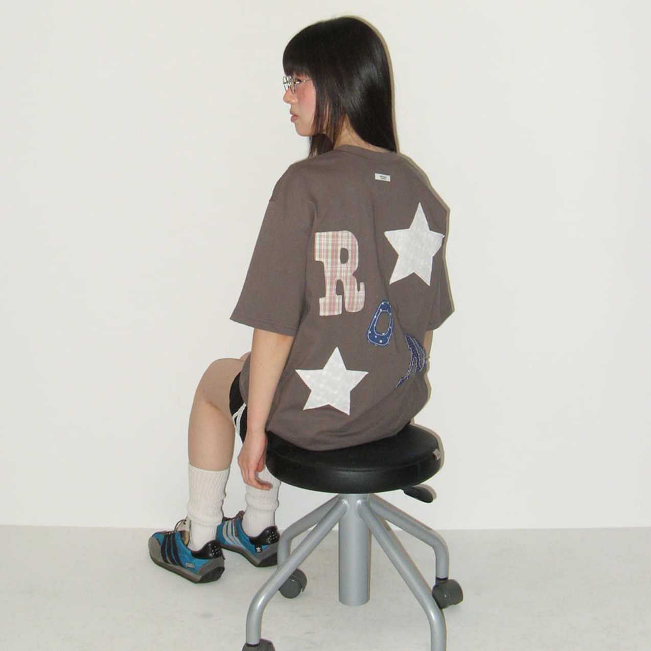 ｜RONRON｜ RON PATCH MIXED APPLIQUE OVER FIT T SHIRT CHARCOAL