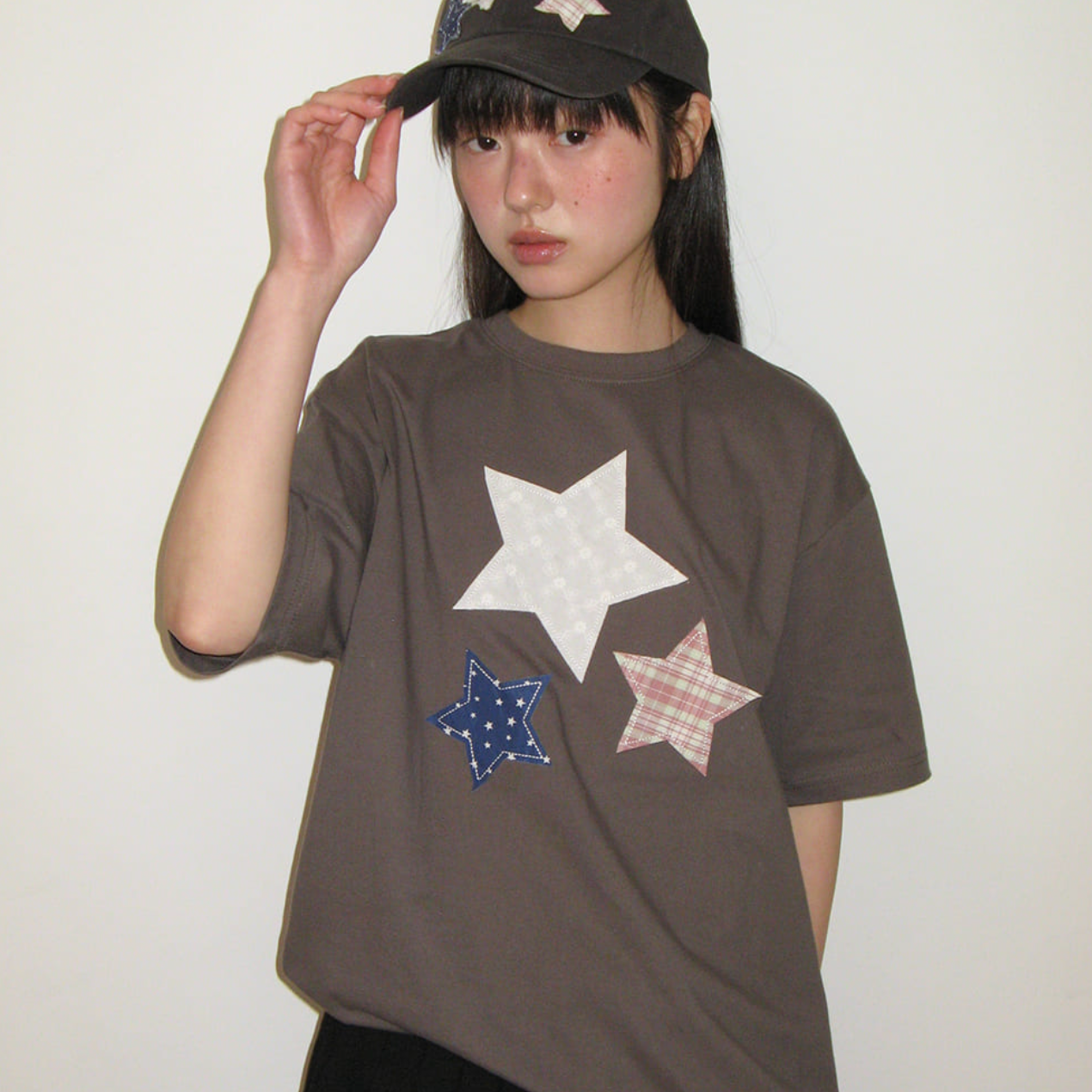 ｜RONRON｜ STAR PATCH MIXED APPLIQUE APPLIQUE T SHIRT CHARCOAL