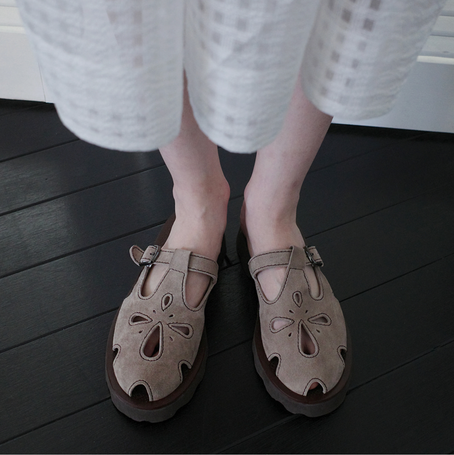 ｜Rockfish Weatherwear｜ PETAL CUTOUT SLIPPERS (SUEDE)