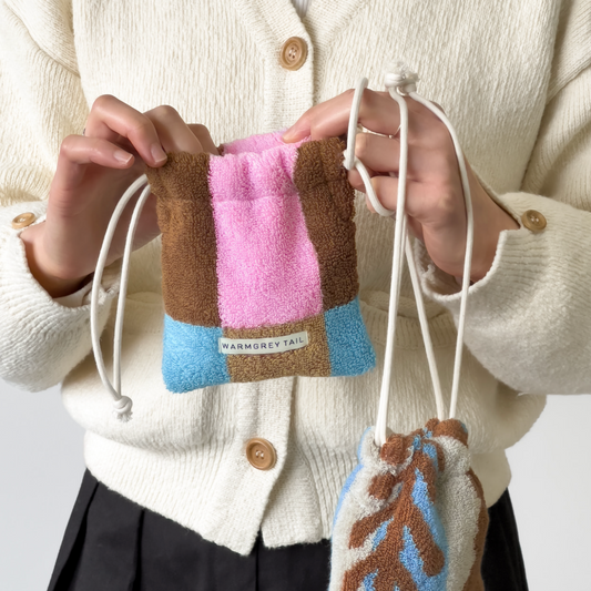 ｜WARMGREYTAIL｜ CHECK TERRY POUCH - BERRY CHOCO