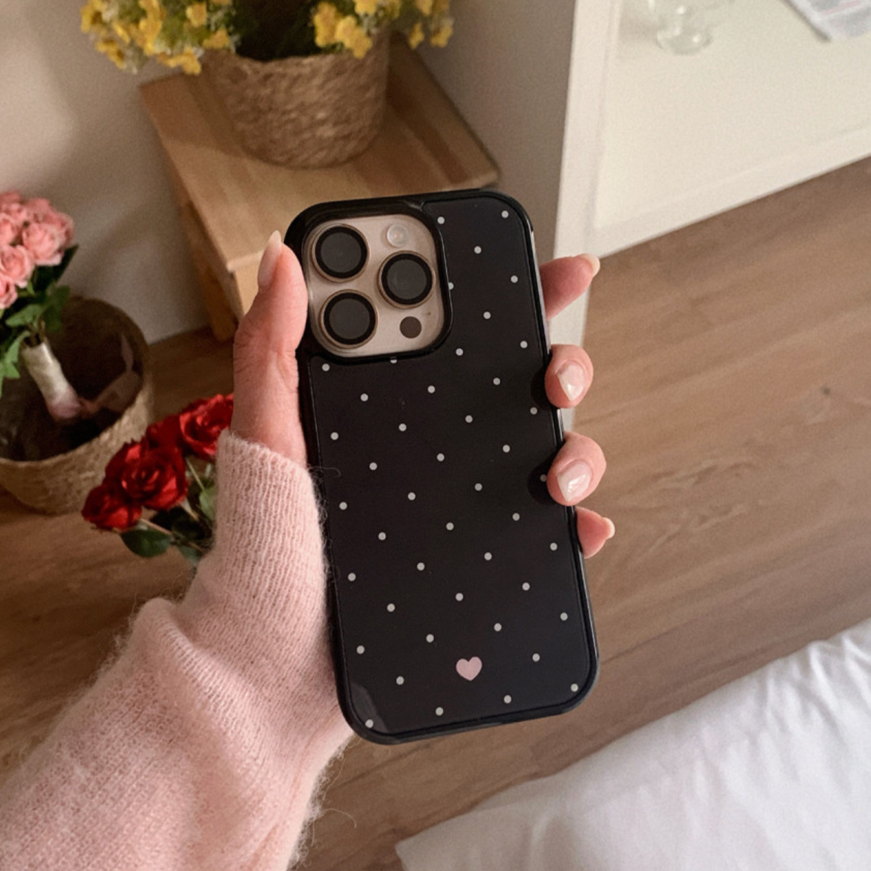 ｜Romantic Mood｜ Black Dot Glass Bumper Case