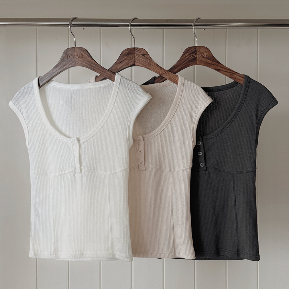 ｜SLOWAND｜ Aid Cap Sleeveless Top