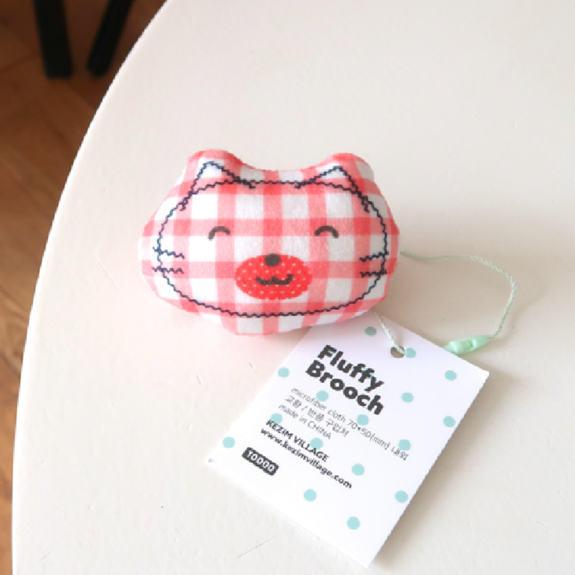 ｜FLUFFY BROOCH｜ Red Check Cat